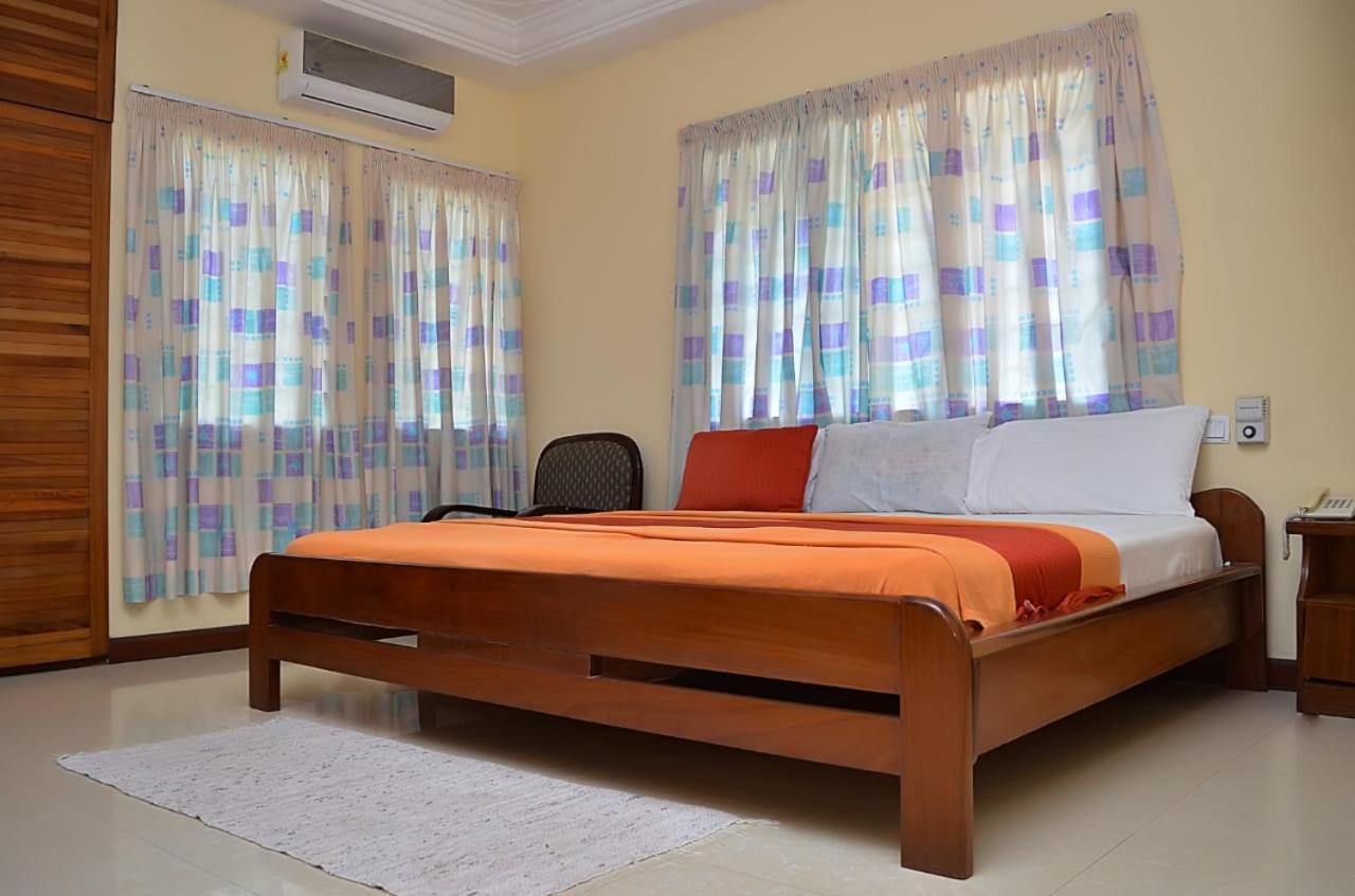 Hotel Loreto Cape Coast Exterior foto
